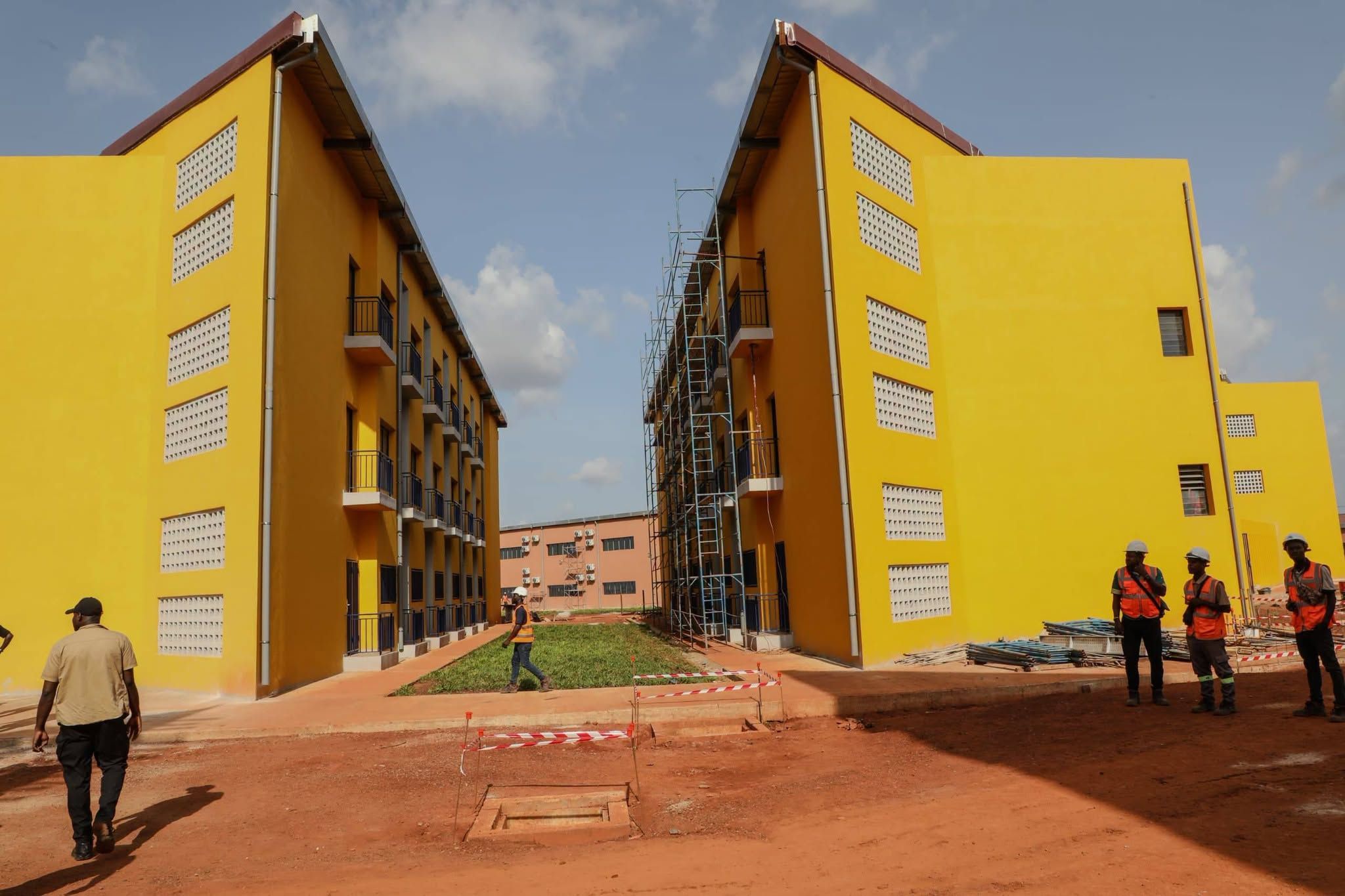 Bâtiments du futur lycée technique de Daloa en construction