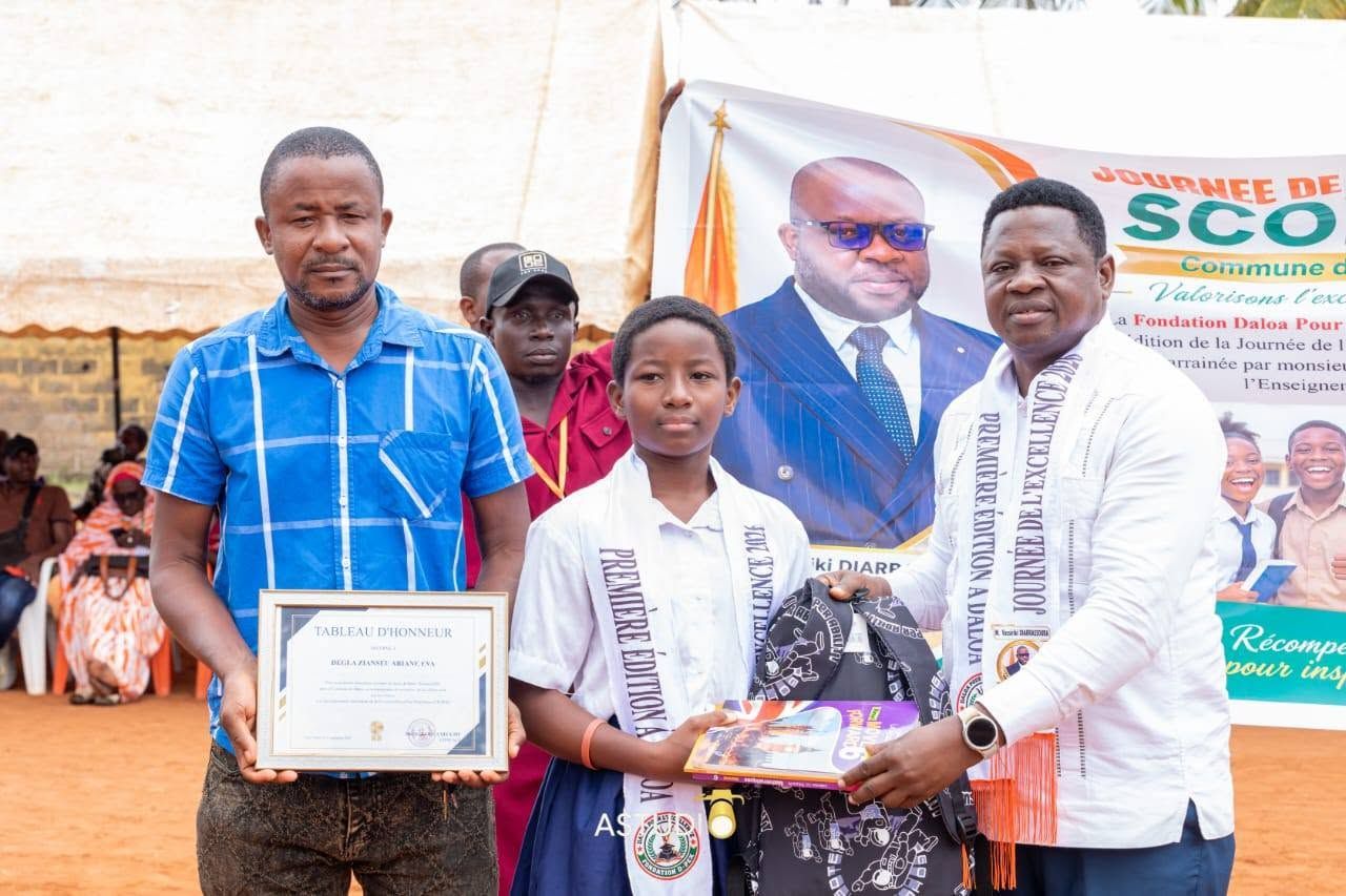 daloa360-laureats-excellence-scolaire-daloa-5-septembre-2026-remise-de-lots.jpg